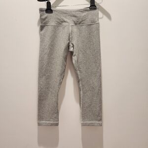 Lululemon Grey Herringbone Capri Leggings Size 6